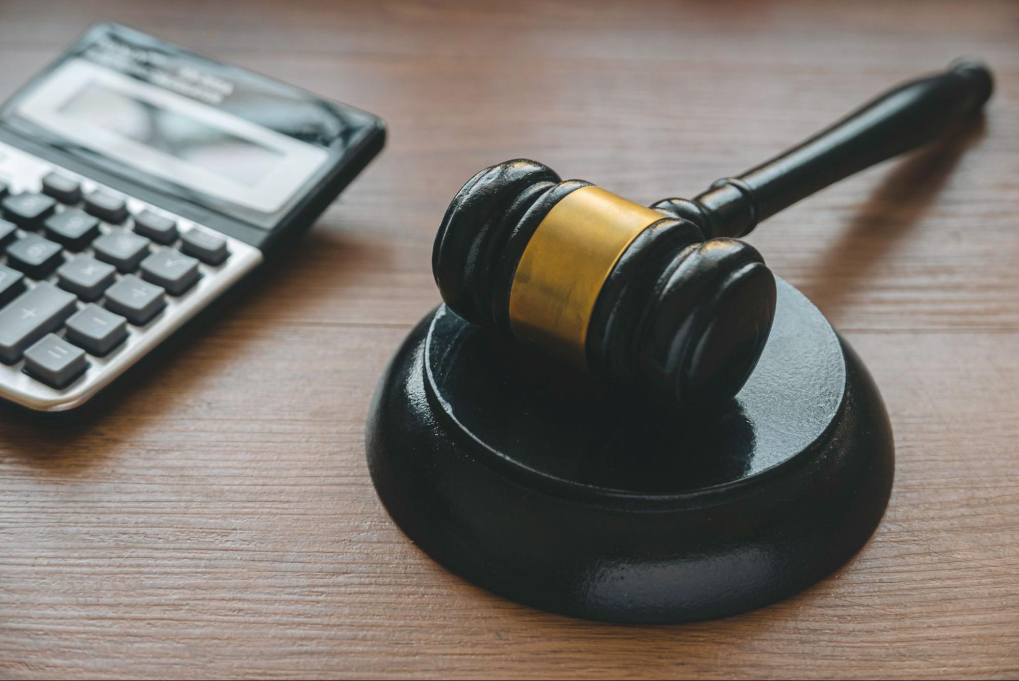 How Are Franchise Royalty Fees Calculated?